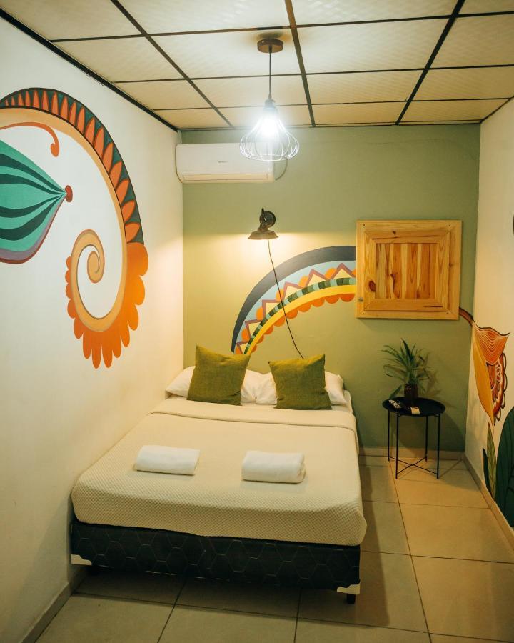 Hostel Travelers Santiago Exterior foto
